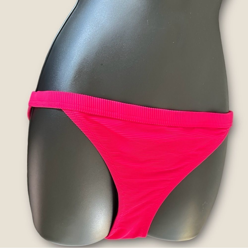 Fuchsia  bikini bottom size  medium , NWT